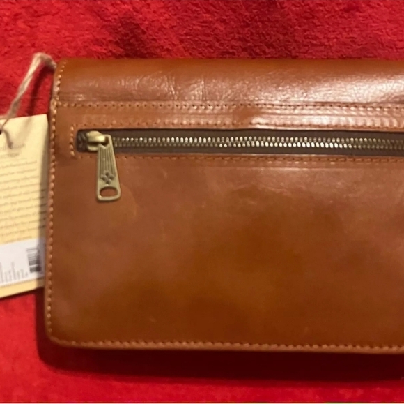 Patricia Nash Lanza Smooth Veg Tan Leather Studded Coin Crossbody Wristlet NWT - Picture 3 of 11